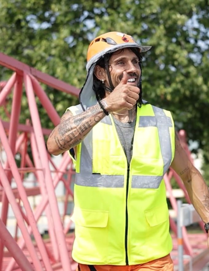 Warum Kühlwesten auf dem Bau im Sommer unverzichtbar sind?